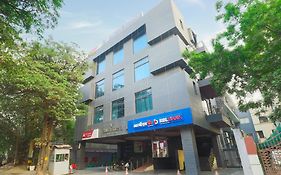 Bluestone Nehru Place By The Cosy Hotels